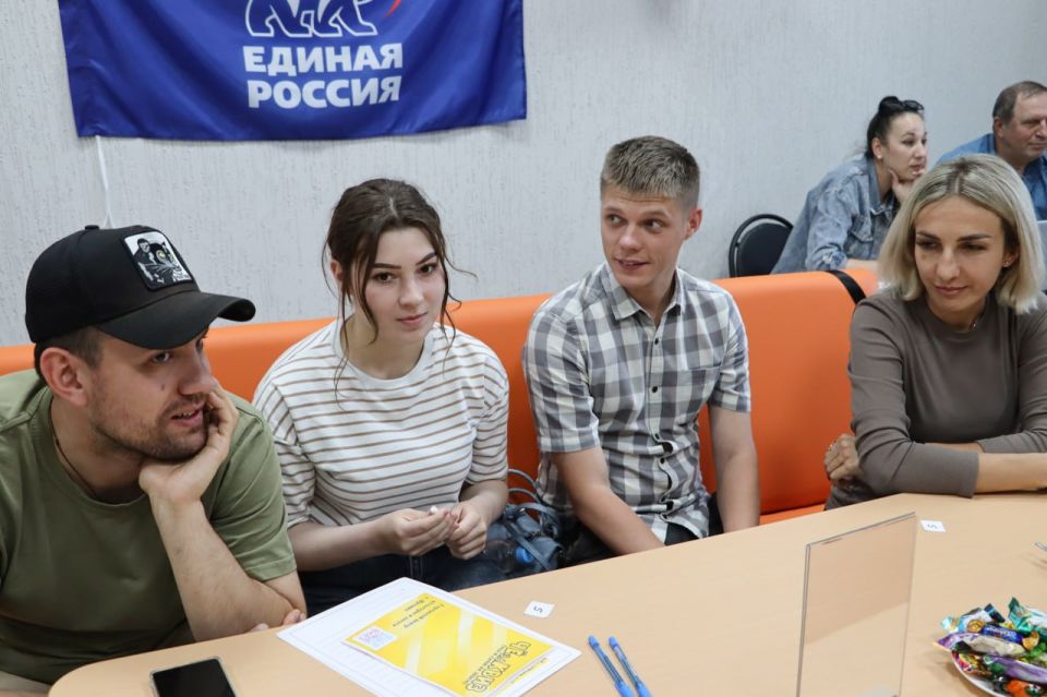 Интеллектуальный КВИЗ объединил молодежь в ЦКИ г. Ирмино Интеллектуальный КВИЗ объединил молодежь в ЦКИ г. Ирмино