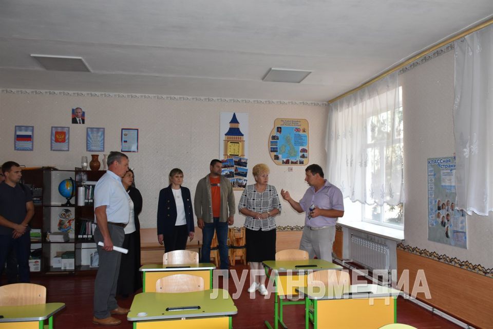 В Рыбянцевской школе Новопсковского района ремонтируют крышу и устанавливают блочную котельную В Рыбянцевской школе Новопсковского района ремонтируют крышу и устанавливают блочную котельную