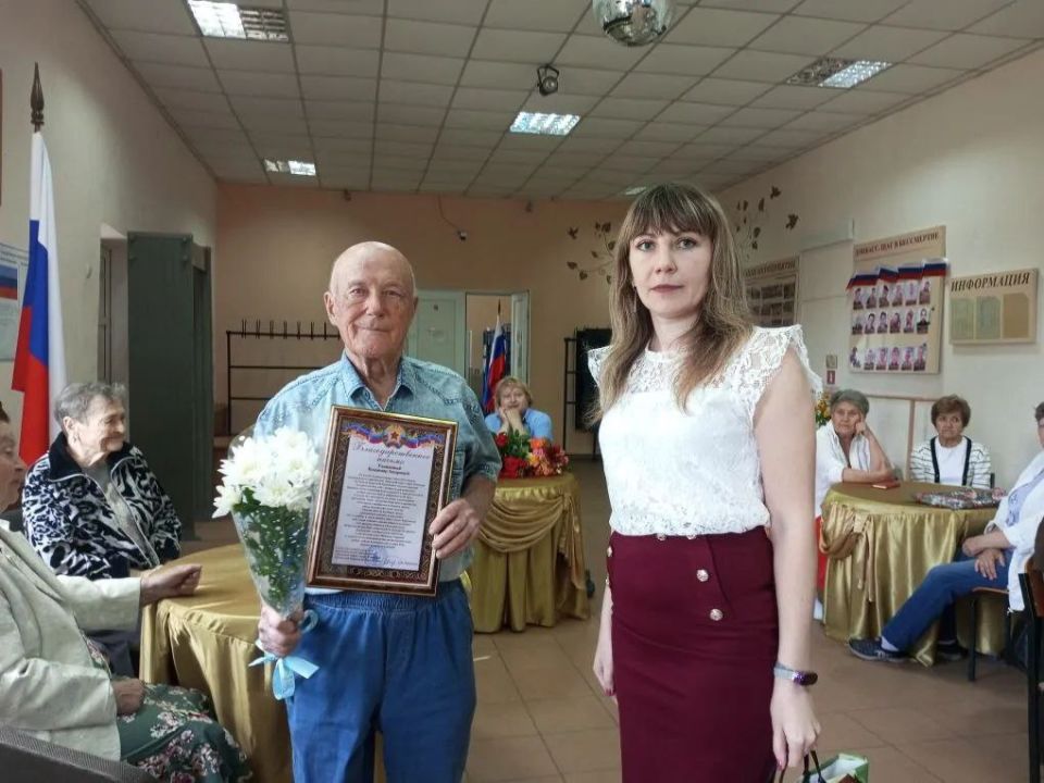 27 июня в Пролетарском Доме культуры прошло мероприятие, посвященное чествованию семей-долгожителей «Вместе навсегда» 27 июня в Пролетарском Доме культуры прошло мероприятие, посвященное чествованию семей-долгожителей «Вместе навсегда»