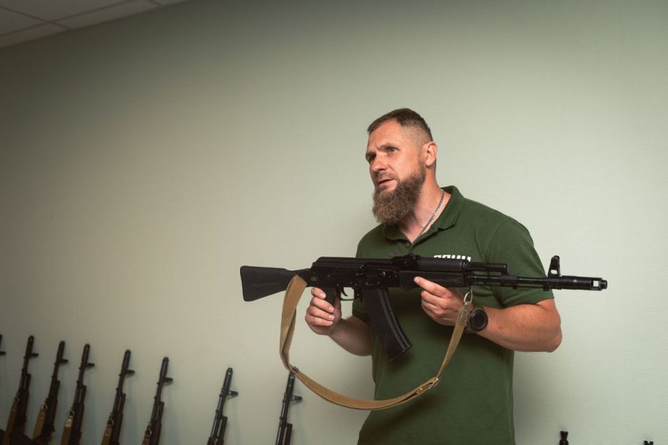 «Молодая Гвардия Единой России» и центр военно-патриотической подготовки «Воин» продолжают сотрудничество «Молодая Гвардия Единой России» и центр военно-патриотической подготовки «Воин» продолжают сотрудничество