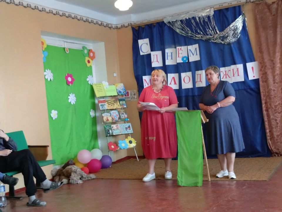 В доме культуры села Верхнебогдановка в предверии праздника Дня Молодёжи была проведена музыкальная развлекательная программа " Просим никого не скучать! " В доме культуры села Верхнебогдановка в предверии праздника Дня Молодёжи была проведена музыкальная развлекательная программа " Просим никого не скучать! "