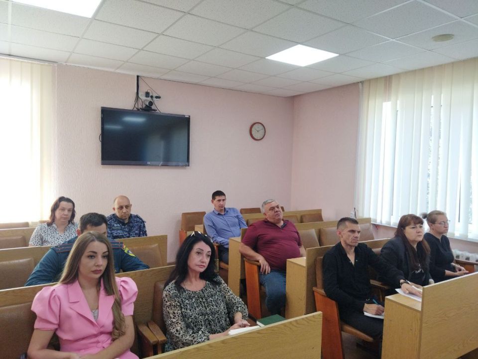 Андрей Рубанцов: Сегодня провел заседание антитеррористической комиссии городского округа город Ровеньки в преддверии праздничных дней для нашего города Андрей Рубанцов: Сегодня провел заседание антитеррористической комиссии городского округа город Ровеньки в преддверии праздничных дней для нашего города