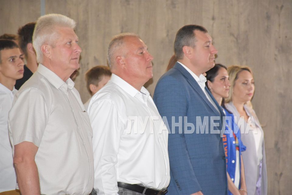 На базе ордена Дружбы народов музея «Молодая гвардия» прошел форум «Молодость в действии: ДВИЖЕНИЕ ПЕРВЫХ», который собрал молодых людей из Ровеньков, Красного Луча и Краснодона На базе ордена Дружбы народов музея «Молодая гвардия» прошел форум «Молодость в действии: ДВИЖЕНИЕ ПЕРВЫХ», который собрал молодых людей из Ровеньков, Красного Луча и Краснодона
