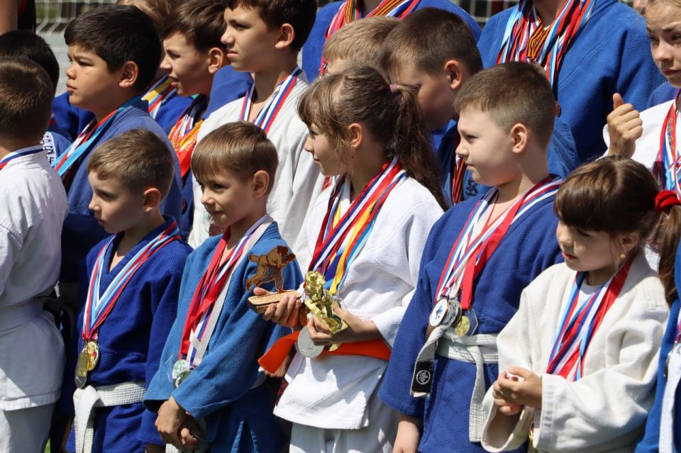 Спорт - это сила, спорт - это жизнь Спорт - это сила, спорт - это жизнь