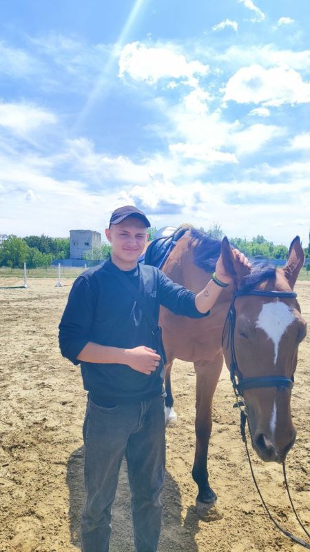 «Единая Россия» организовала мастер-класс по верховой езде для краснодонской молодежи «Единая Россия» организовала мастер-класс по верховой езде для краснодонской молодежи