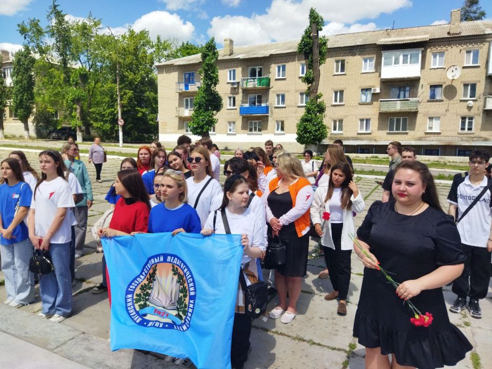 Торжественное поднятие флага Ровенек в честь 232-й годовщины! Торжественное поднятие флага Ровенек в честь 232-й годовщины!