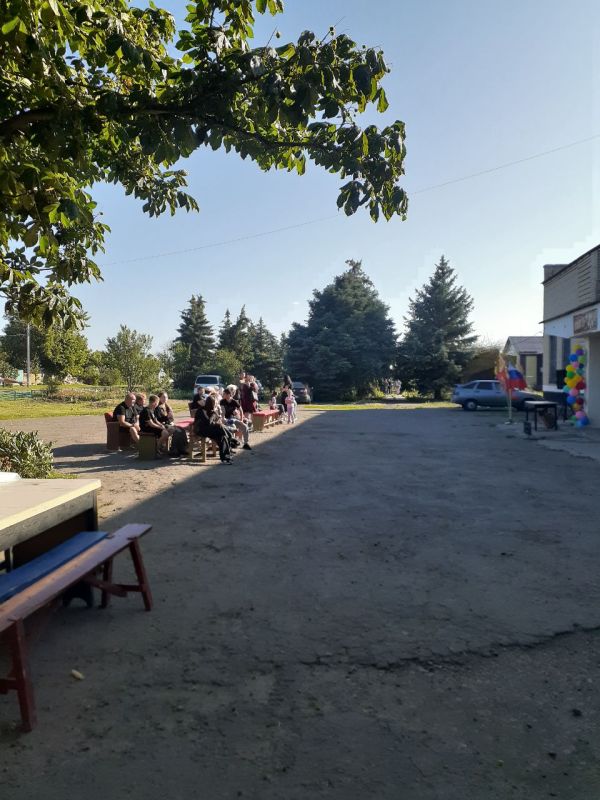 В с.Великая Черниговка, состоялось празднование Дня Молодёжи прозвучали поздравления от начальника отдела жизнеобеспечения Ильченко С.И.,с вручением благодарственных писем самым активным молодым участникам, прозвучал... В с.Великая Черниговка, состоялось празднование Дня Молодёжи прозвучали поздравления от начальника отдела жизнеобеспечения Ильченко С.И.,с вручением благодарственных писем самым активным молодым участникам, прозвучал...