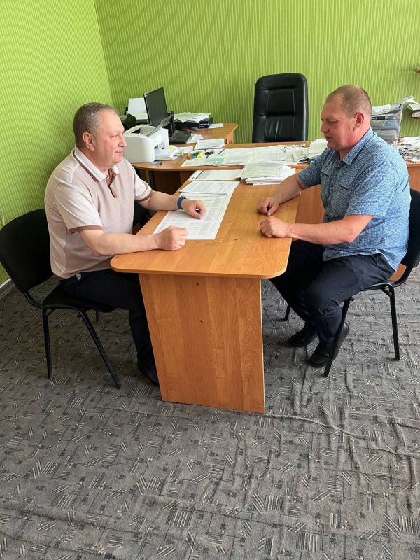 Внимание к каждому обращению — приоритет в работе депутатов Антрацитовского округа Внимание к каждому обращению — приоритет в работе депутатов Антрацитовского округа