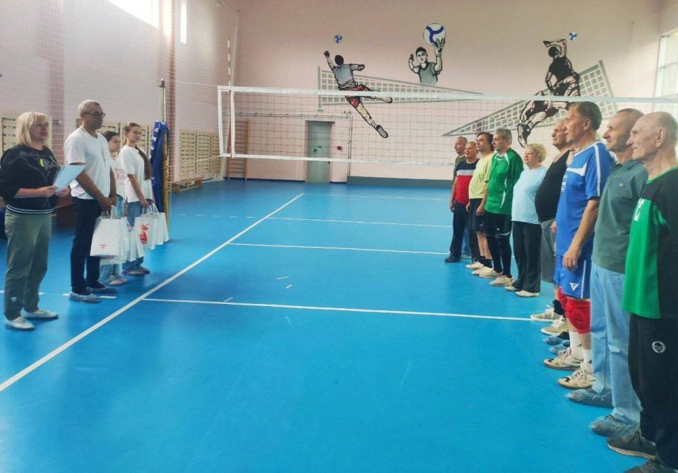 В Алчевске провели турнир по волейболу среди ветеранов в честь Года Защитника Отечества и 80-летия Великой Победы В Алчевске провели турнир по волейболу среди ветеранов в честь Года Защитника Отечества и 80-летия Великой Победы