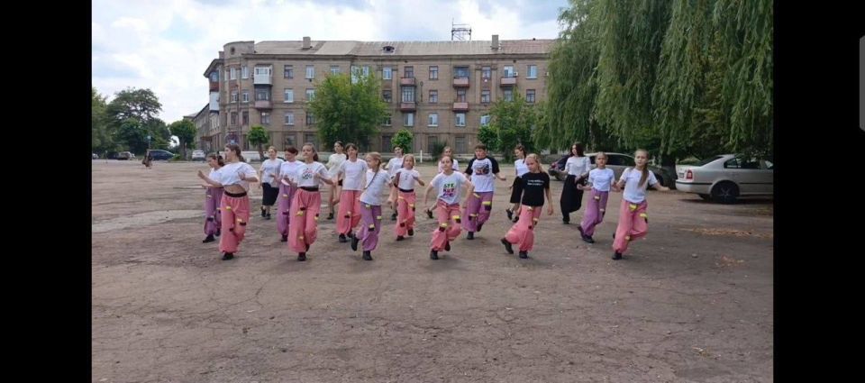 28 июня по всей территории, подведомственной Администрации г. о. город Красный Луч ЛНР прошли праздничные мероприятия, посвящённые Дню Молодёжи 28 июня по всей территории, подведомственной Администрации г. о. город Красный Луч ЛНР прошли праздничные мероприятия, посвящённые Дню Молодёжи