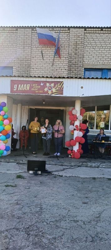 В с.Великая Черниговка, состоялось празднование Дня Молодёжи прозвучали поздравления от начальника отдела жизнеобеспечения Ильченко С.И.,с вручением благодарственных писем самым активным молодым участникам, прозвучал... В с.Великая Черниговка, состоялось празднование Дня Молодёжи прозвучали поздравления от начальника отдела жизнеобеспечения Ильченко С.И.,с вручением благодарственных писем самым активным молодым участникам, прозвучал...