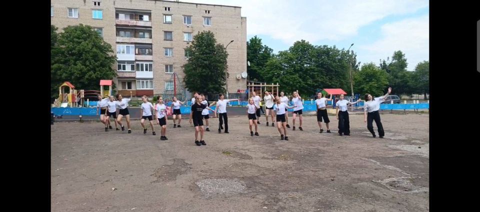 28 июня по всей территории, подведомственной Администрации г. о. город Красный Луч ЛНР прошли праздничные мероприятия, посвящённые Дню Молодёжи 28 июня по всей территории, подведомственной Администрации г. о. город Красный Луч ЛНР прошли праздничные мероприятия, посвящённые Дню Молодёжи