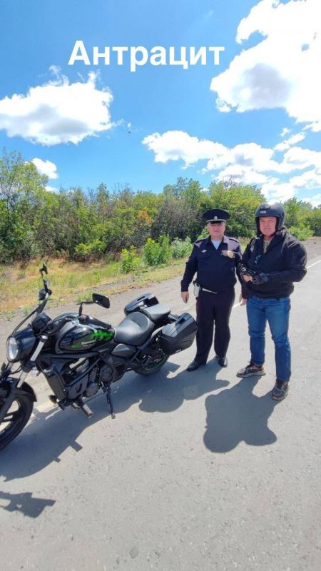 В рамках профилактического мероприятия "Мотоцикл" сотрудники ОГИБДД ОМВД России "Алчевский", «Перевальский», «Антрацитовский», «Первомайский», «Сватовский», «Троицкий», «Славяносербский», «Краснолучский», «Свердловский»... В рамках профилактического мероприятия "Мотоцикл" сотрудники ОГИБДД ОМВД России "Алчевский", «Перевальский», «Антрацитовский», «Первомайский», «Сватовский», «Троицкий», «Славяносербский», «Краснолучский», «Свердловский»...