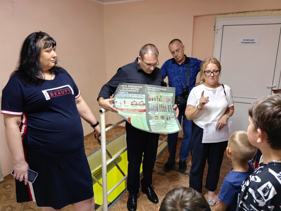 В рамках акции «Безопасность детства» в МБУ ДО "Рубежанская спортивная школа" прошли инструктажи, направленные на повышение безопасности детей при обнаружении взрывоопасных предметов В рамках акции «Безопасность детства» в МБУ ДО "Рубежанская спортивная школа" прошли инструктажи, направленные на повышение безопасности детей при обнаружении взрывоопасных предметов