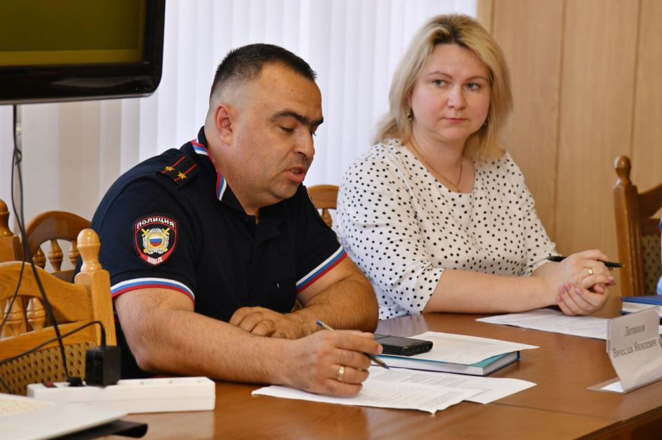Андрей Сухачев: Провели заседание антинаркотической комиссии Андрей Сухачев: Провели заседание антинаркотической комиссии