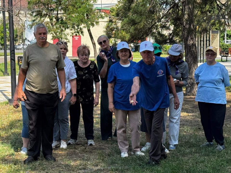 Старшее поколение Луганска сыграло в бочче в рамках марафона «Сила России» Старшее поколение Луганска сыграло в бочче в рамках марафона «Сила России»