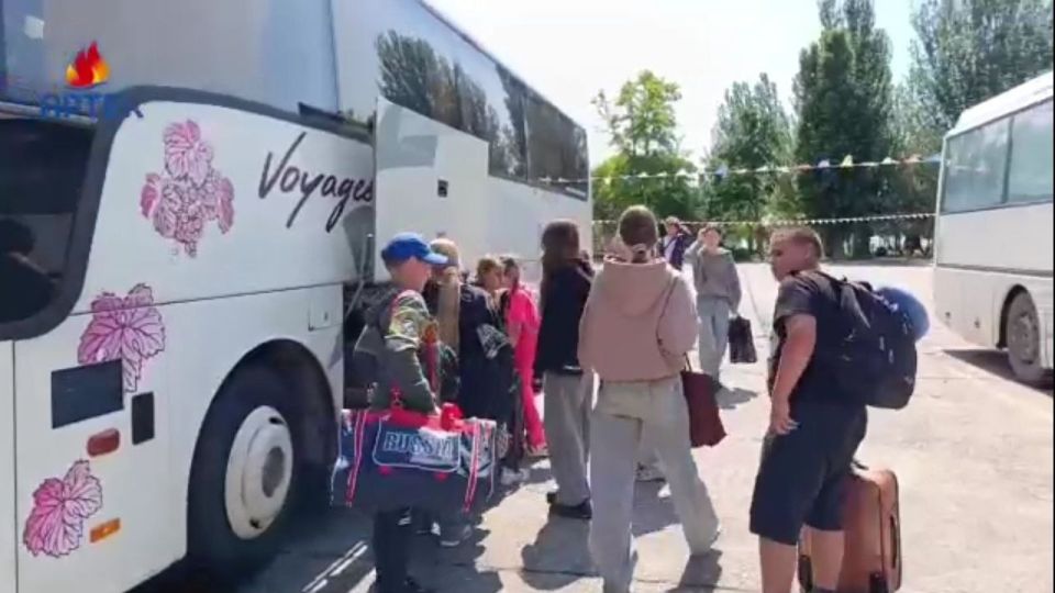 Ученики нашего округа (Валуйская 1) проводят каникулы в замечательных детских оздоровительных лагерях — спортивно-оздоровительном комплексе «Радуга» при Донском государственном техническом университете и детско-юношеском... Ученики нашего округа (Валуйская 1) проводят каникулы в замечательных детских оздоровительных лагерях — спортивно-оздоровительном комплексе «Радуга» при Донском государственном техническом университете и детско-юношеском...