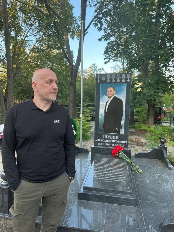 Захар Прилепин: Выступил в Луганске на День молодёжи Захар Прилепин: Выступил в Луганске на День молодёжи