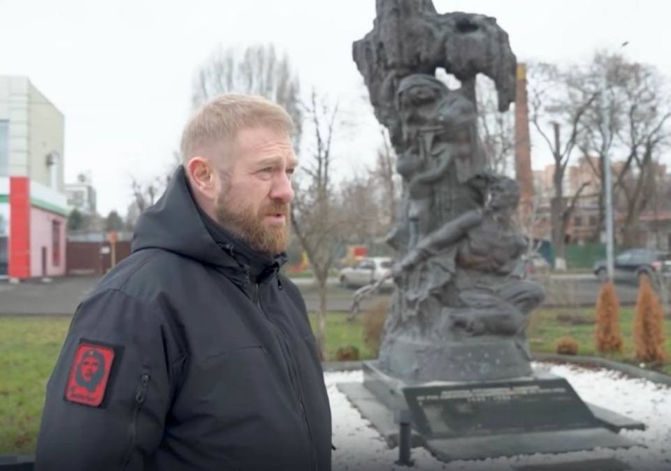 Правда забвению не подлежит: памятник невинным жертвам Луганщины Правда забвению не подлежит: памятник невинным жертвам Луганщины