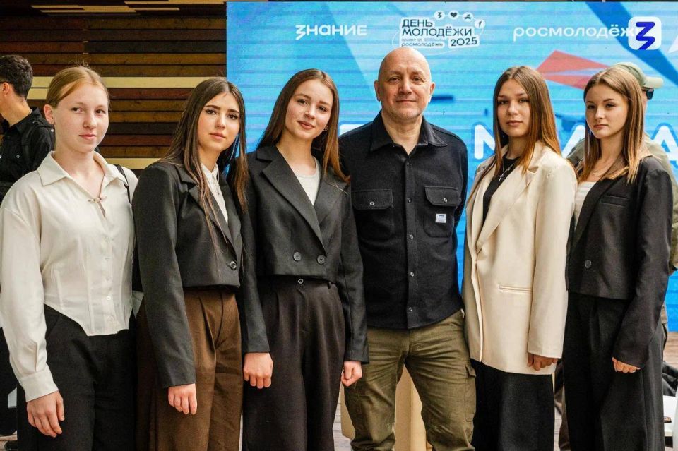 Захар Прилепин: Выступил в Луганске на День молодёжи Захар Прилепин: Выступил в Луганске на День молодёжи