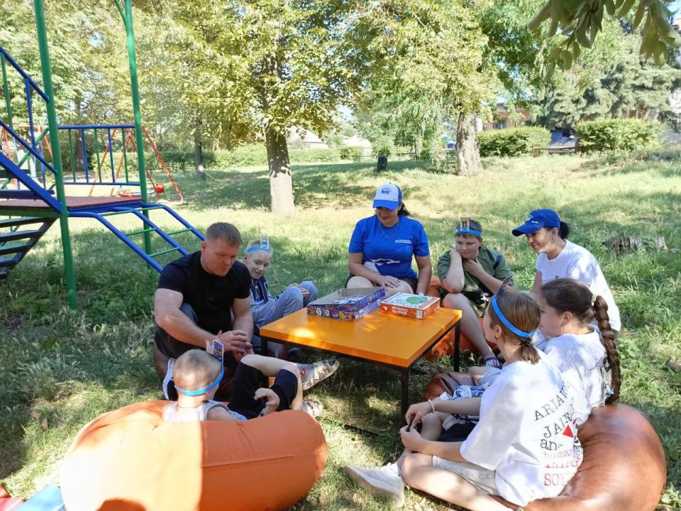 Ко Дню молодёжи лисичанские единороссы организовали праздничное мероприятие Ко Дню молодёжи лисичанские единороссы организовали праздничное мероприятие