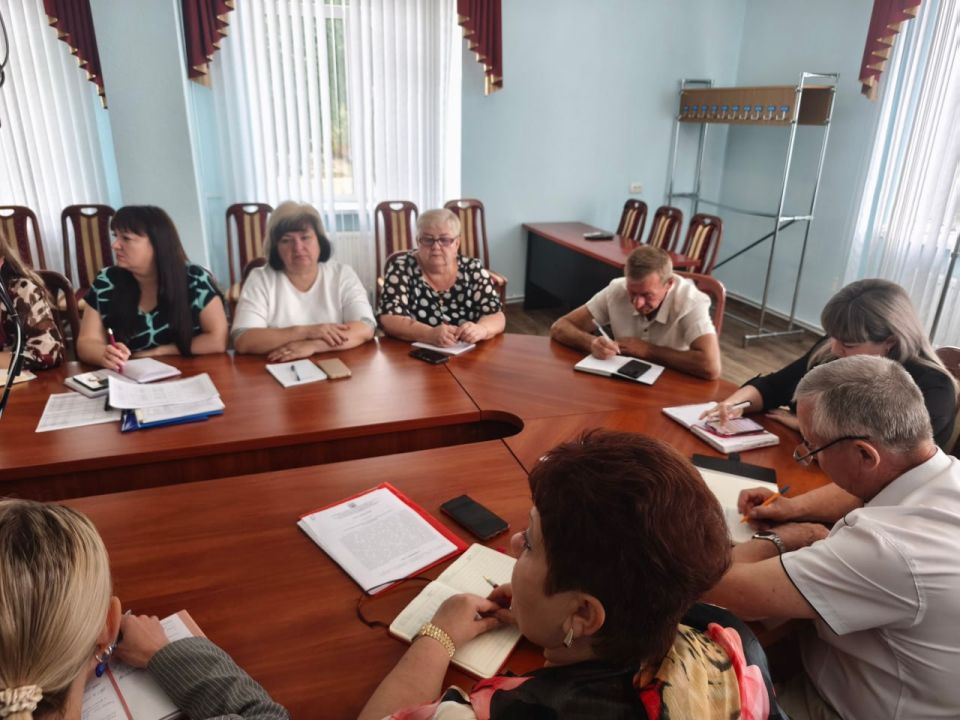Сергей Козенко: Сегодня провел расширенное аппаратное совещание с руководителями структурных подразделений Администрации, начальниками отделов и управления, ответственных за жизнеобеспечение населенных пунктов округа Сергей Козенко: Сегодня провел расширенное аппаратное совещание с руководителями структурных подразделений Администрации, начальниками отделов и управления, ответственных за жизнеобеспечение населенных пунктов округа