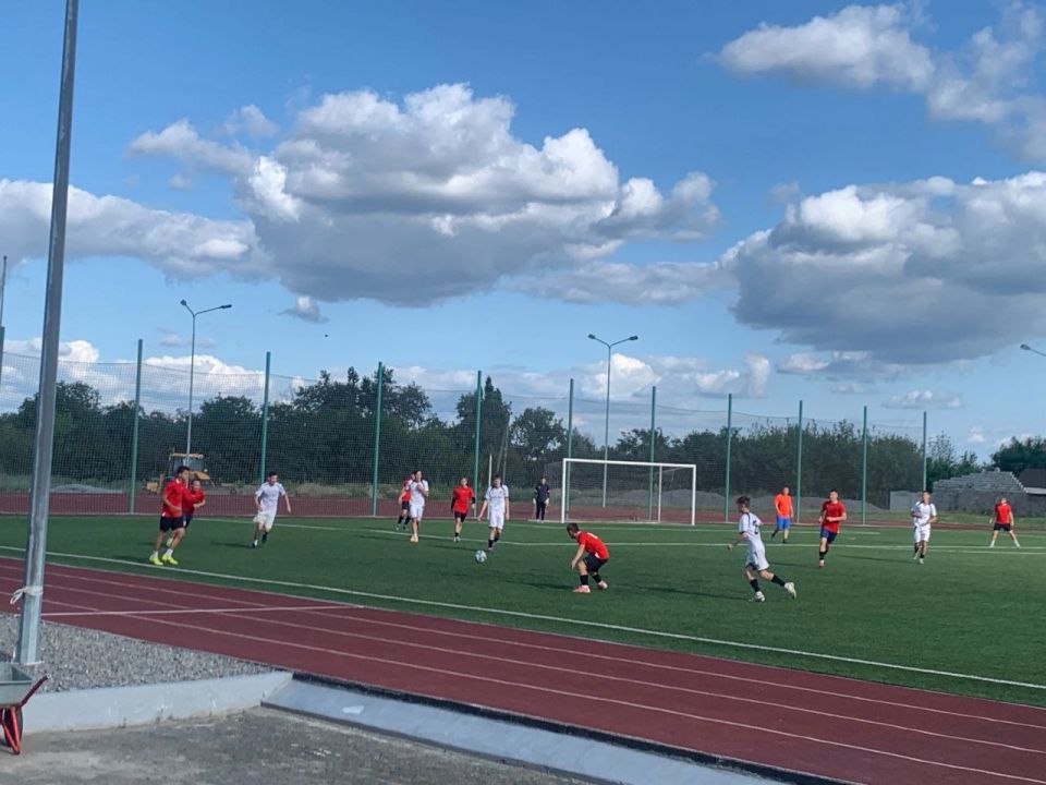 В Перевальске продолжаются игры открытого Первенства по футболу! В Перевальске продолжаются игры открытого Первенства по футболу!