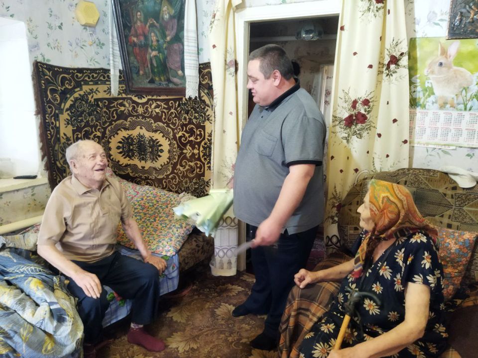 Свой 95 –летний юбилей отметил ровенчанин Лихоманов Тихон Ильич Свой 95 –летний юбилей отметил ровенчанин Лихоманов Тихон Ильич