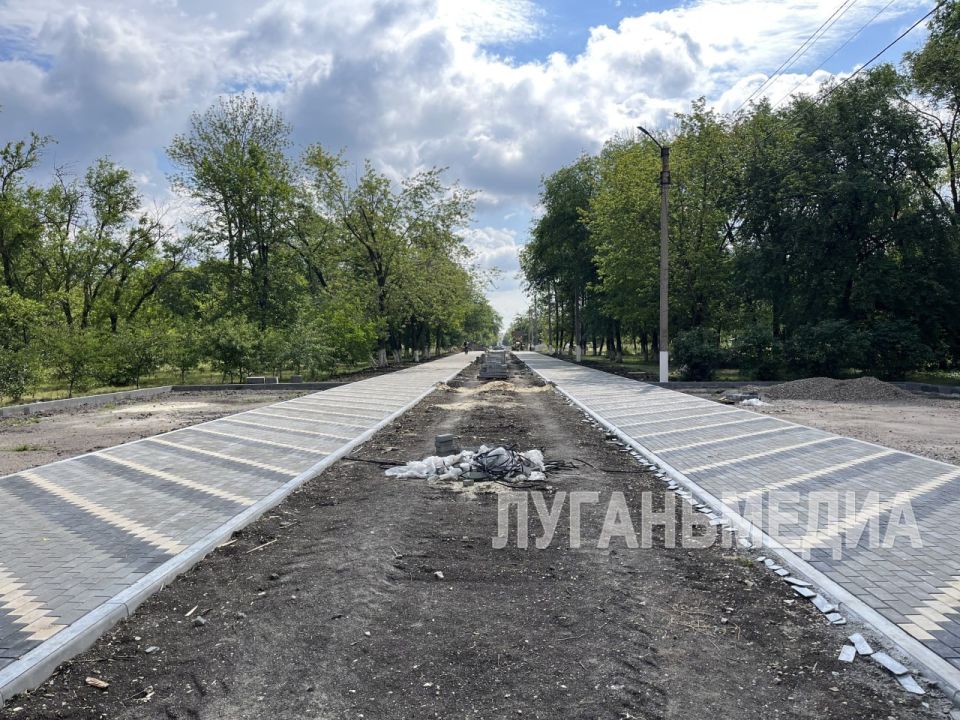 В Перевальске продолжаются ремонтные работы в парке имени Воровского В Перевальске продолжаются ремонтные работы в парке имени Воровского