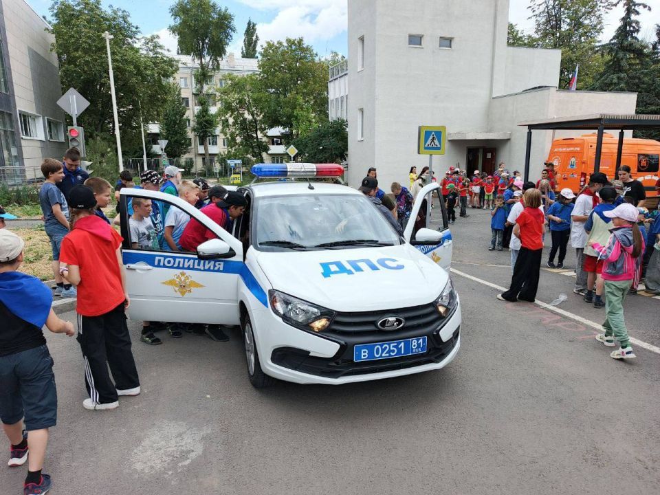 Сотрудники Госавтоинспекции провели профориентационное мероприятие Сотрудники Госавтоинспекции провели профориентационное мероприятие