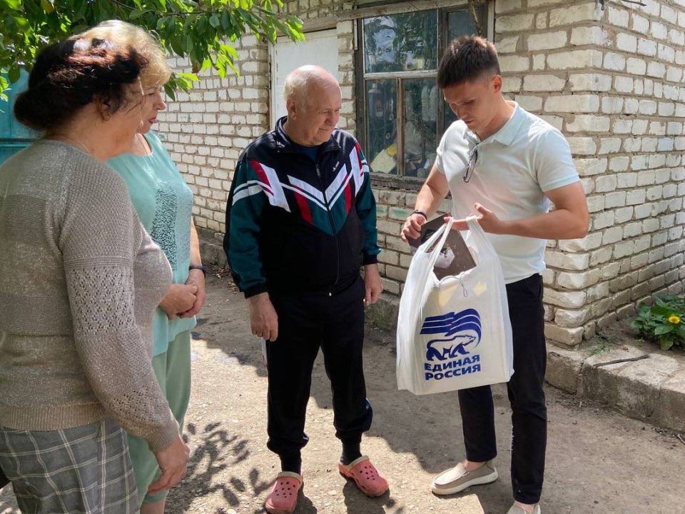 Активисты «ЕДИНОЙ РОССИИ» поздравили ветерана боевых действий с. Николаевка с памятным днём Активисты «ЕДИНОЙ РОССИИ» поздравили ветерана боевых действий с. Николаевка с памятным днём