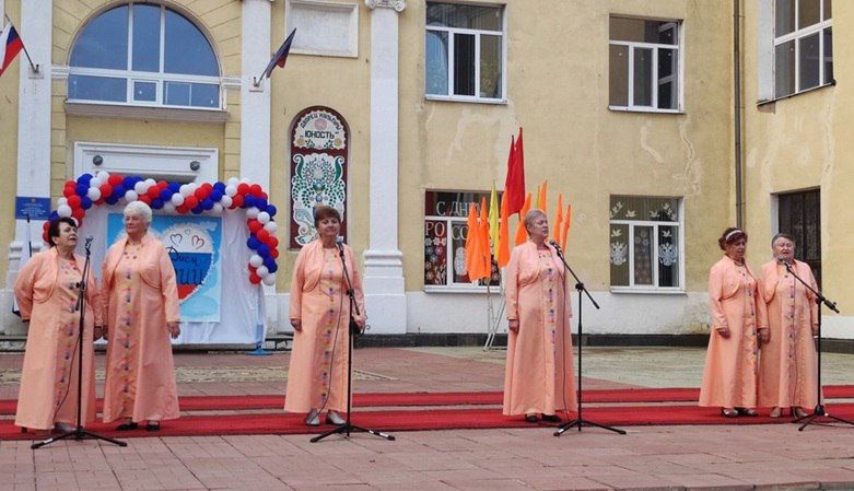 Творческие коллективы Молодогвардейского Дворца культуры «Юность» приняли участие в международном конкурс-фестивале «Цвети и пой, моя Россия» Творческие коллективы Молодогвардейского Дворца культуры «Юность» приняли участие в международном конкурс-фестивале «Цвети и пой, моя Россия»
