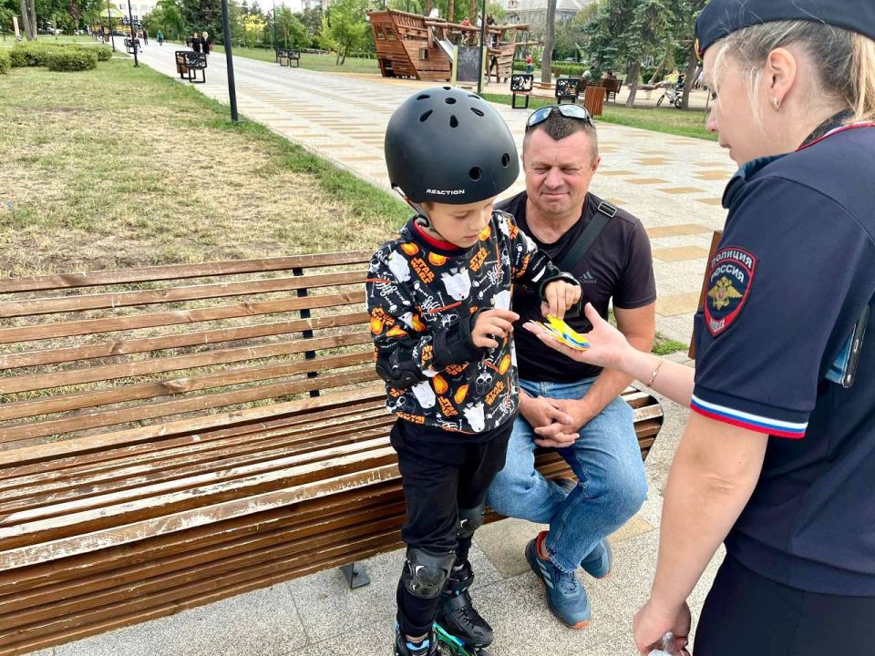 В Луганске прошла акция "Безопасность – это забота каждого!" В Луганске прошла акция "Безопасность – это забота каждого!"