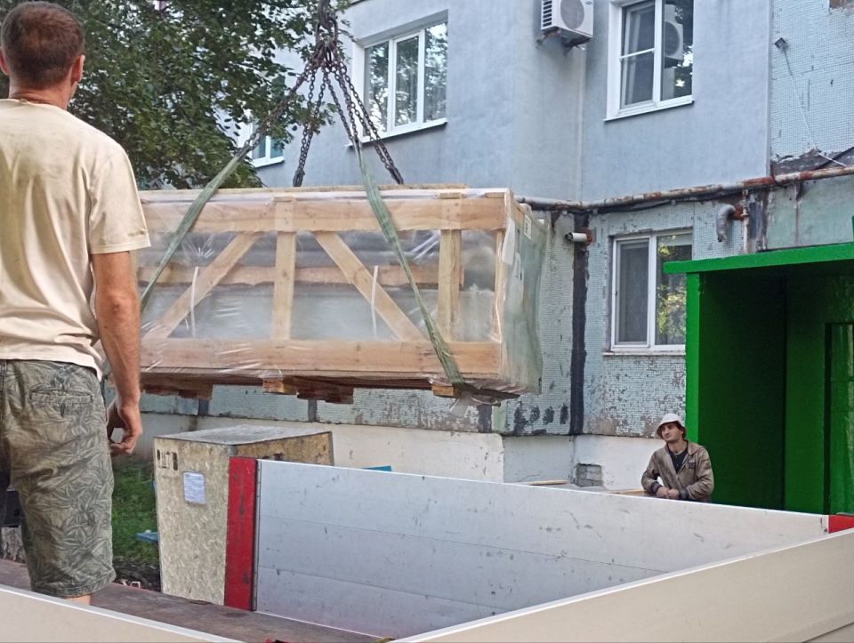 В городском округе город Ровеньки продолжаются работы по установке новых лифтов В городском округе город Ровеньки продолжаются работы по установке новых лифтов