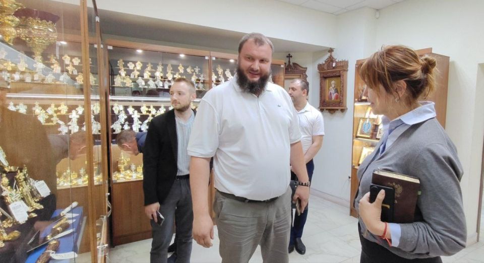 Андрей Рубанцов: Глава Минэконом ЛНР, Анна Уголкова, посетила два предприятия города Ровеньки Андрей Рубанцов: Глава Минэконом ЛНР, Анна Уголкова, посетила два предприятия города Ровеньки