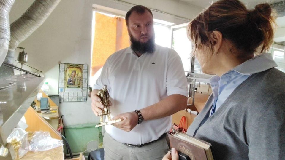 Андрей Рубанцов: Глава Минэконом ЛНР, Анна Уголкова, посетила два предприятия города Ровеньки Андрей Рубанцов: Глава Минэконом ЛНР, Анна Уголкова, посетила два предприятия города Ровеньки