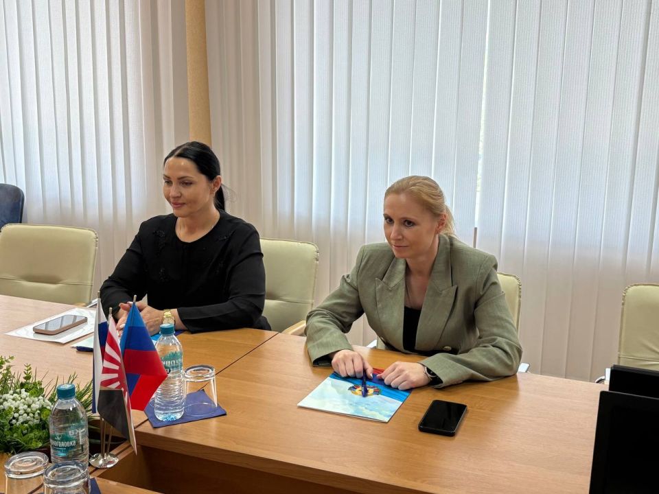 Анна Рослякова с рабочим визитом посетила Лутугино, Красный Луч и Антрацит Анна Рослякова с рабочим визитом посетила Лутугино, Красный Луч и Антрацит