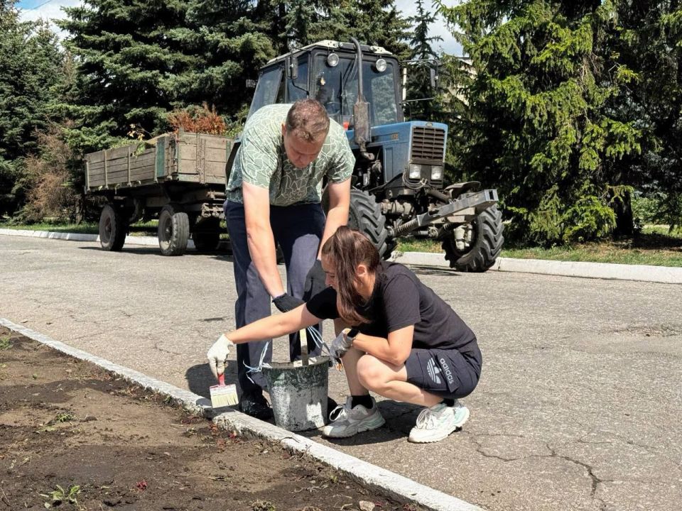 Сергей Колягин: В городе Первомайске прошел ряд уборочных мероприятий, инициированных трудовыми коллективами населенного пункта Сергей Колягин: В городе Первомайске прошел ряд уборочных мероприятий, инициированных трудовыми коллективами населенного пункта
