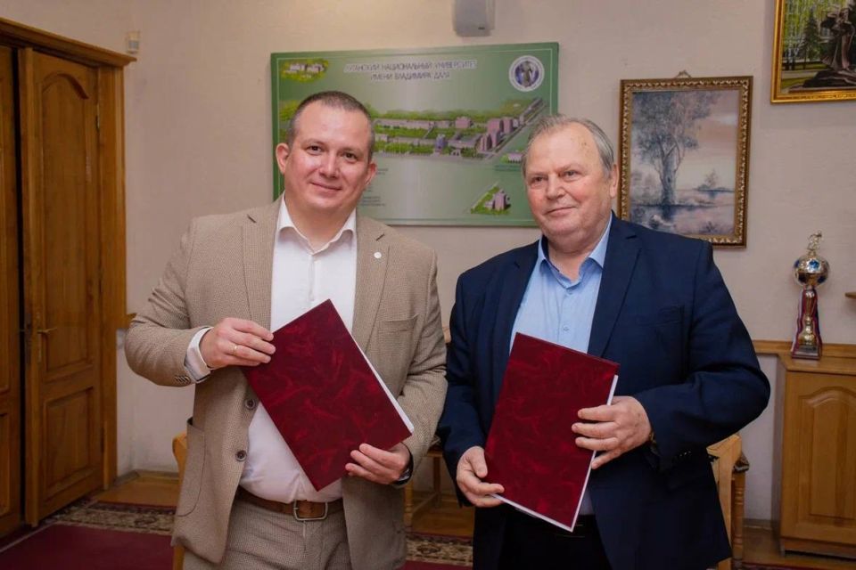 25 студентов ЛГУ имени Владимира Даля закончили «Банковскую школу Сбера» 25 студентов ЛГУ имени Владимира Даля закончили «Банковскую школу Сбера»