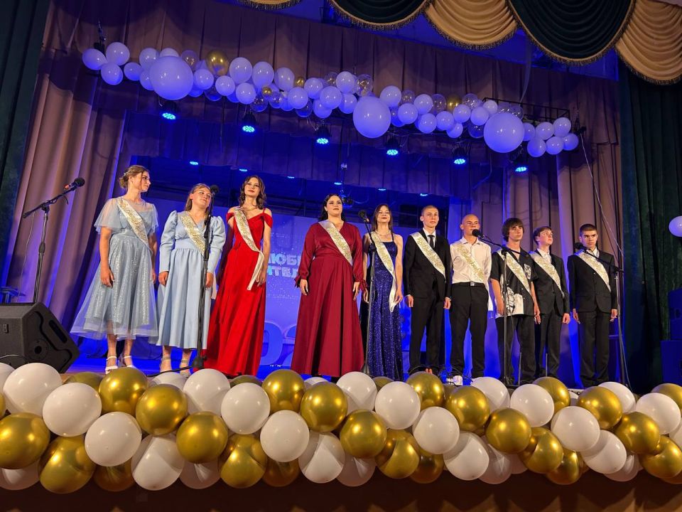 Выпускной вечер — незабываемое событие в жизни каждого! Выпускной вечер — незабываемое событие в жизни каждого!