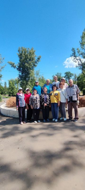 Участники клуба «Активное долголетие» провели субботник в парке имени Будагьянца Участники клуба «Активное долголетие» провели субботник в парке имени Будагьянца