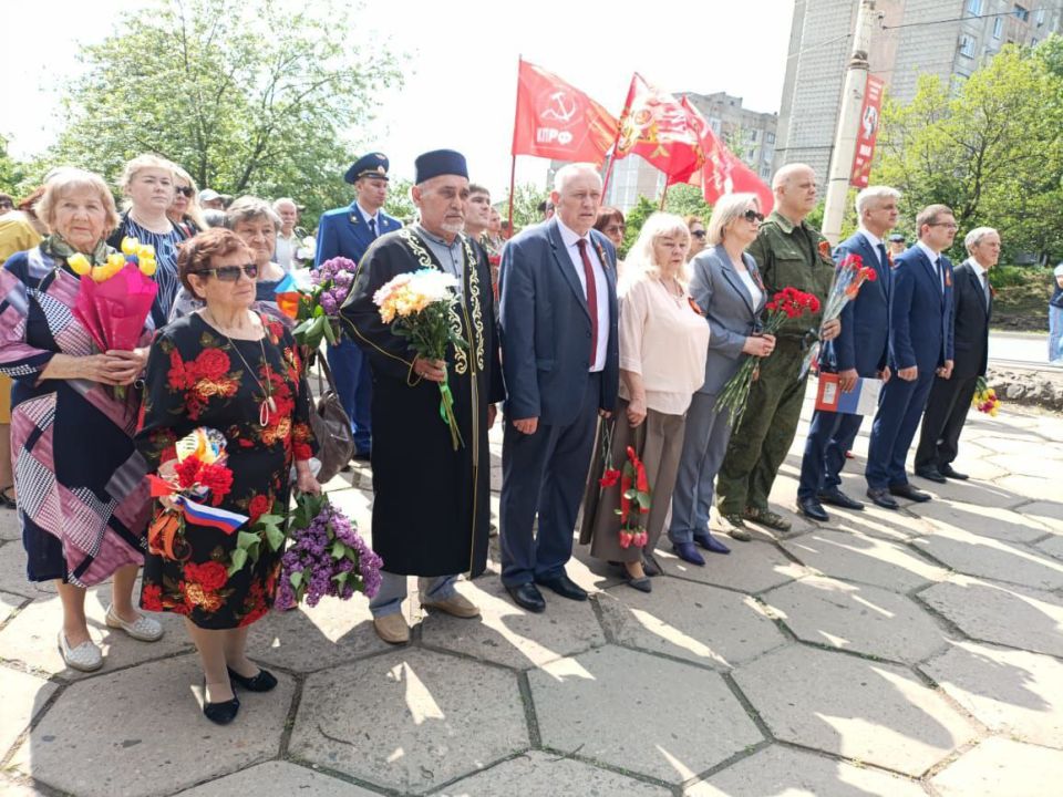 МНОГОНАЦИОНАЛЬНАЯ БРЯНКА. "Мы - единый народ с общей целью - жить в мире и творить добро на благо людей" МНОГОНАЦИОНАЛЬНАЯ БРЯНКА. "Мы - единый народ с общей целью - жить в мире и творить добро на благо людей"