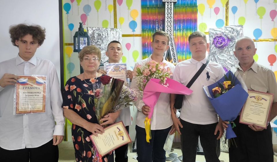 В Лутугинском колледже прошел выпускной В Лутугинском колледже прошел выпускной