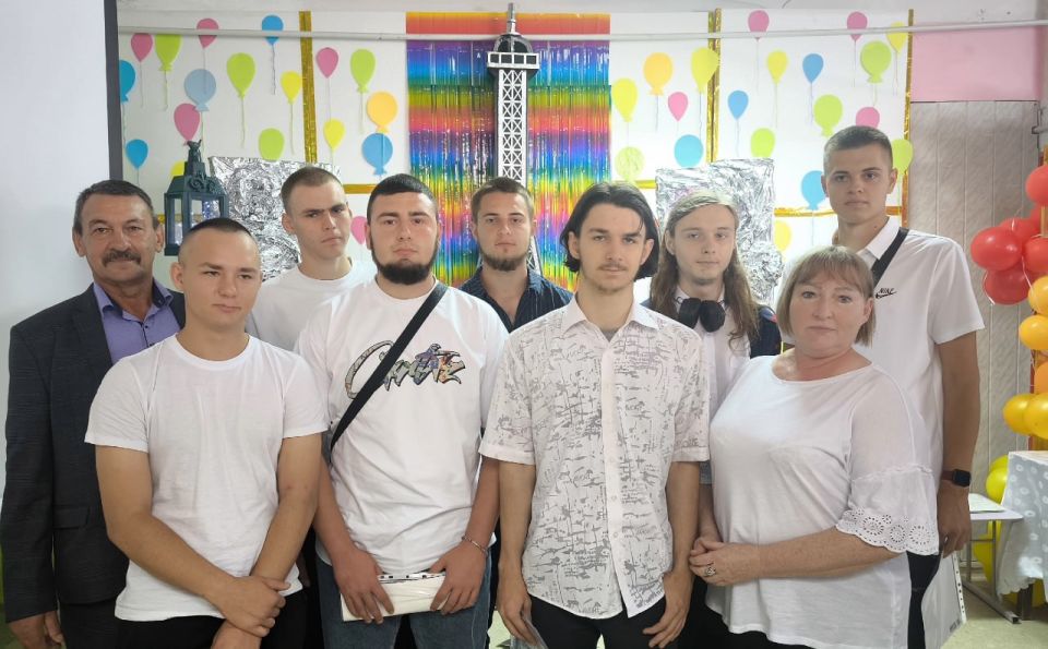 В Лутугинском колледже прошел выпускной В Лутугинском колледже прошел выпускной