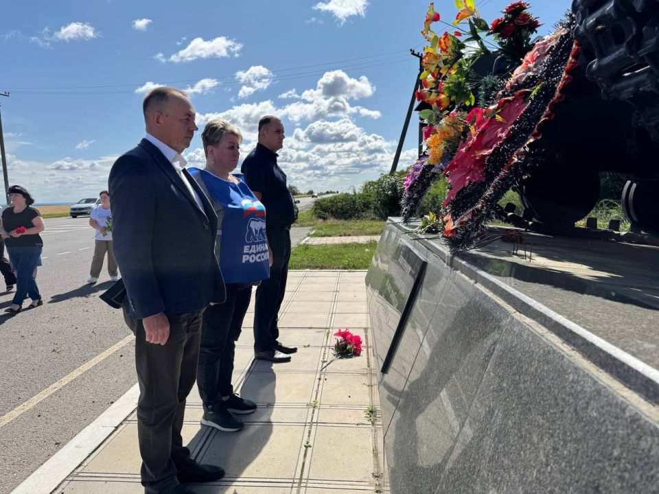 В День ветеранов боевых действий на Славяносербщине почтили память погибших защитников В День ветеранов боевых действий на Славяносербщине почтили память погибших защитников