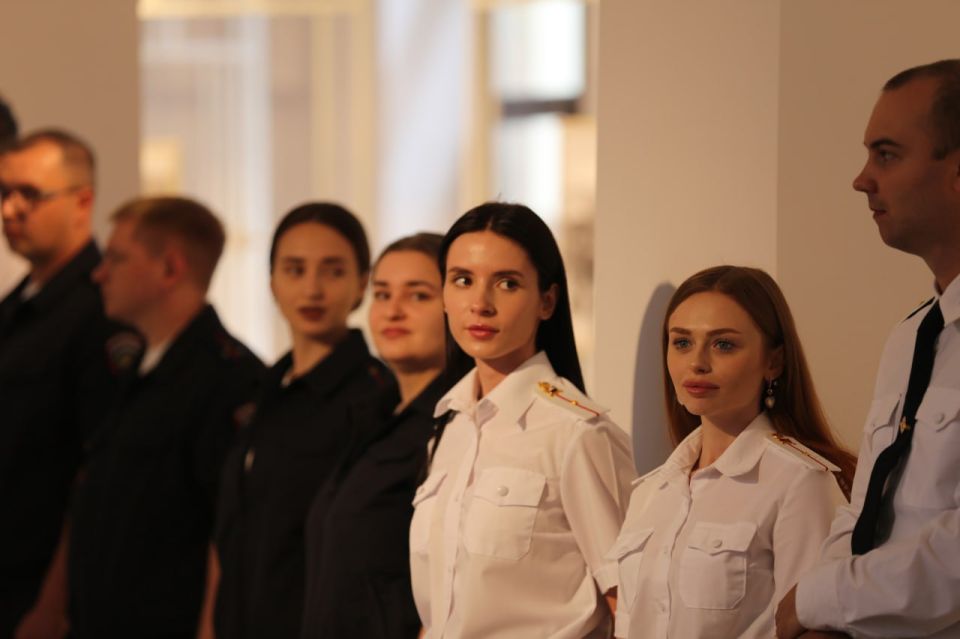 Алексей Кампф открыл инициированную региональным МВД выставку фоторабот ко Дню ветеранов боевых действий Алексей Кампф открыл инициированную региональным МВД выставку фоторабот ко Дню ветеранов боевых действий