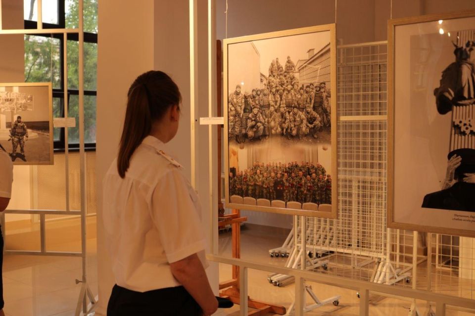 Фотовыставка «Позывной „Ветераны“ открылась в Луганской государственной академии культуры и искусств имени Матусовского в День ветеранов боевых действий, отмечаемый сегодня Фотовыставка «Позывной „Ветераны“ открылась в Луганской государственной академии культуры и искусств имени Матусовского в День ветеранов боевых действий, отмечаемый сегодня