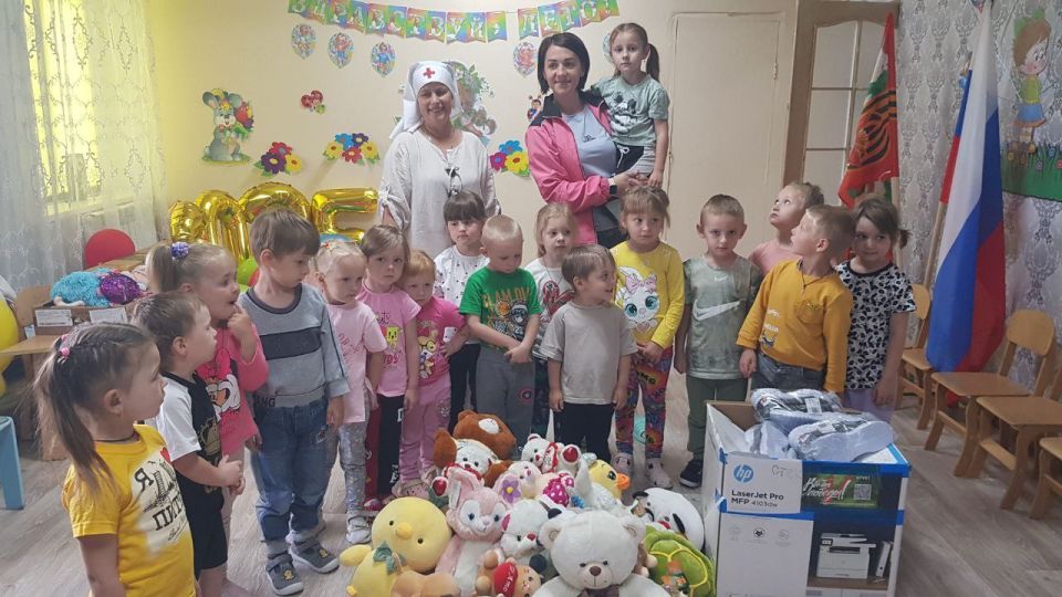 При поддержке советника врио Главы Тамбовской области Сергея Твердохлеба и Комитета семей воинов Отечества ЛНР, Новоайдарское Сестричество в честь святых Жён-мироносиц Луганской Епархии Русской Православной Церкви получило... При поддержке советника врио Главы Тамбовской области Сергея Твердохлеба и Комитета семей воинов Отечества ЛНР, Новоайдарское Сестричество в честь святых Жён-мироносиц Луганской Епархии Русской Православной Церкви получило...