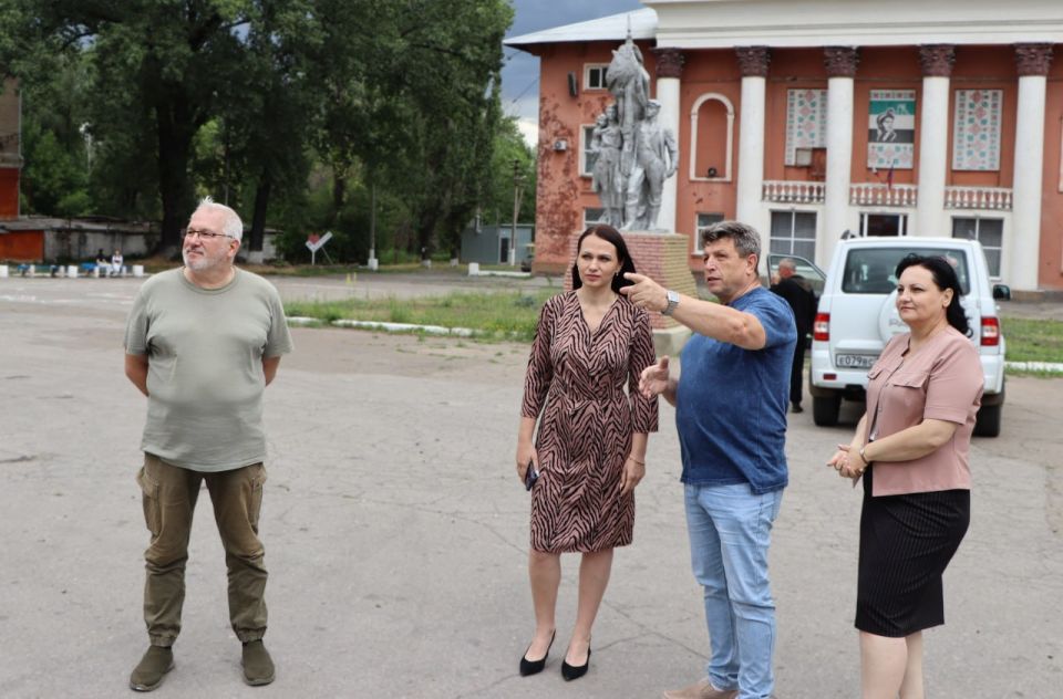 Евгений Бондарь: Сегодня на финишной прямой находится ремонт кровель трех многоквартирных домов в поселке Белореченский Евгений Бондарь: Сегодня на финишной прямой находится ремонт кровель трех многоквартирных домов в поселке Белореченский