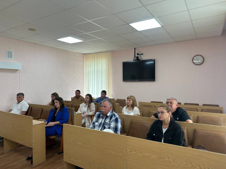 Сегодня Глава городского округа провел рабочее совещание с начальниками отделов жизнеобеспечения поселков и села Благовка Сегодня Глава городского округа провел рабочее совещание с начальниками отделов жизнеобеспечения поселков и села Благовка